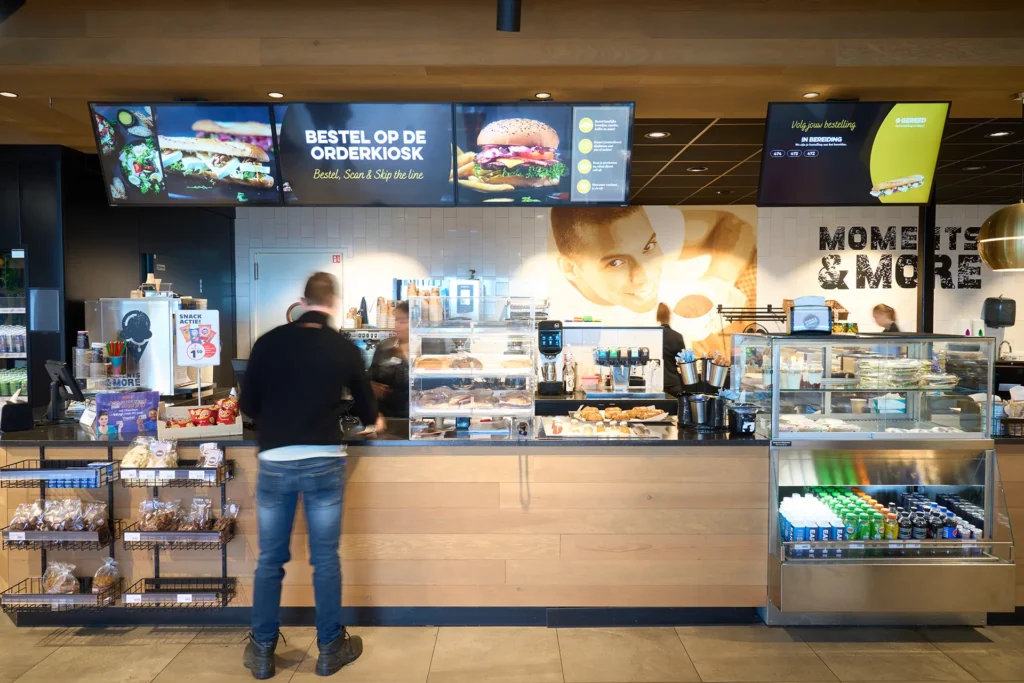 Menu signing op een tankstation