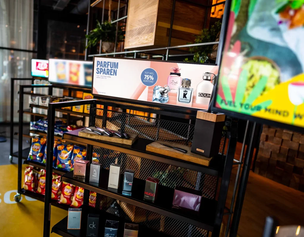 Stretch displays op een schap voor hoge attentiewaarde